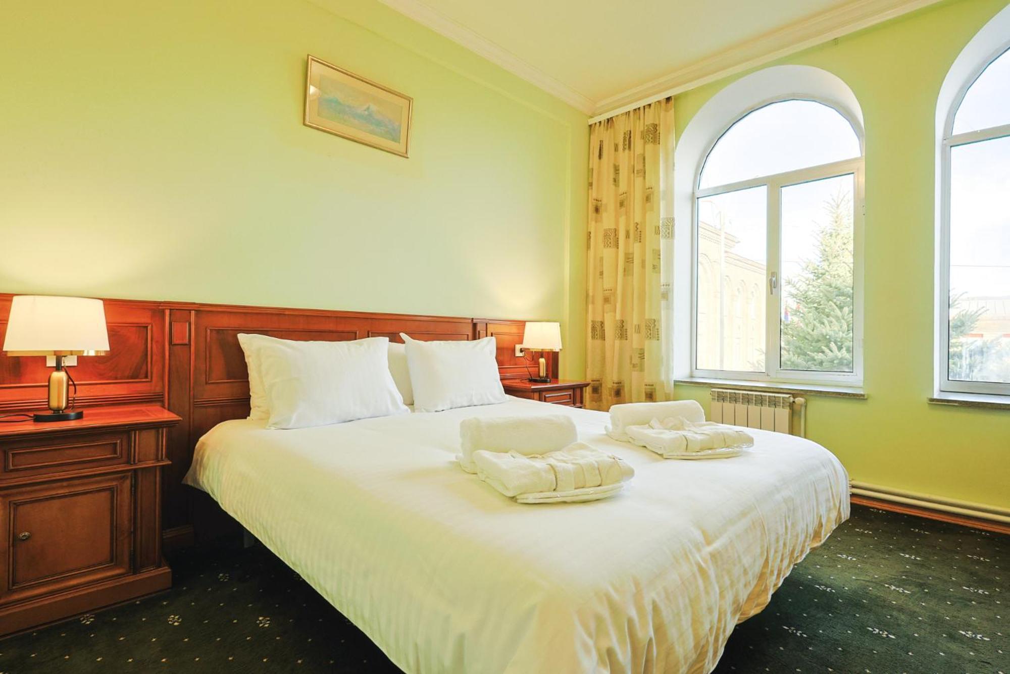 Lalaner Hotel Sisian ภายนอก รูปภาพ