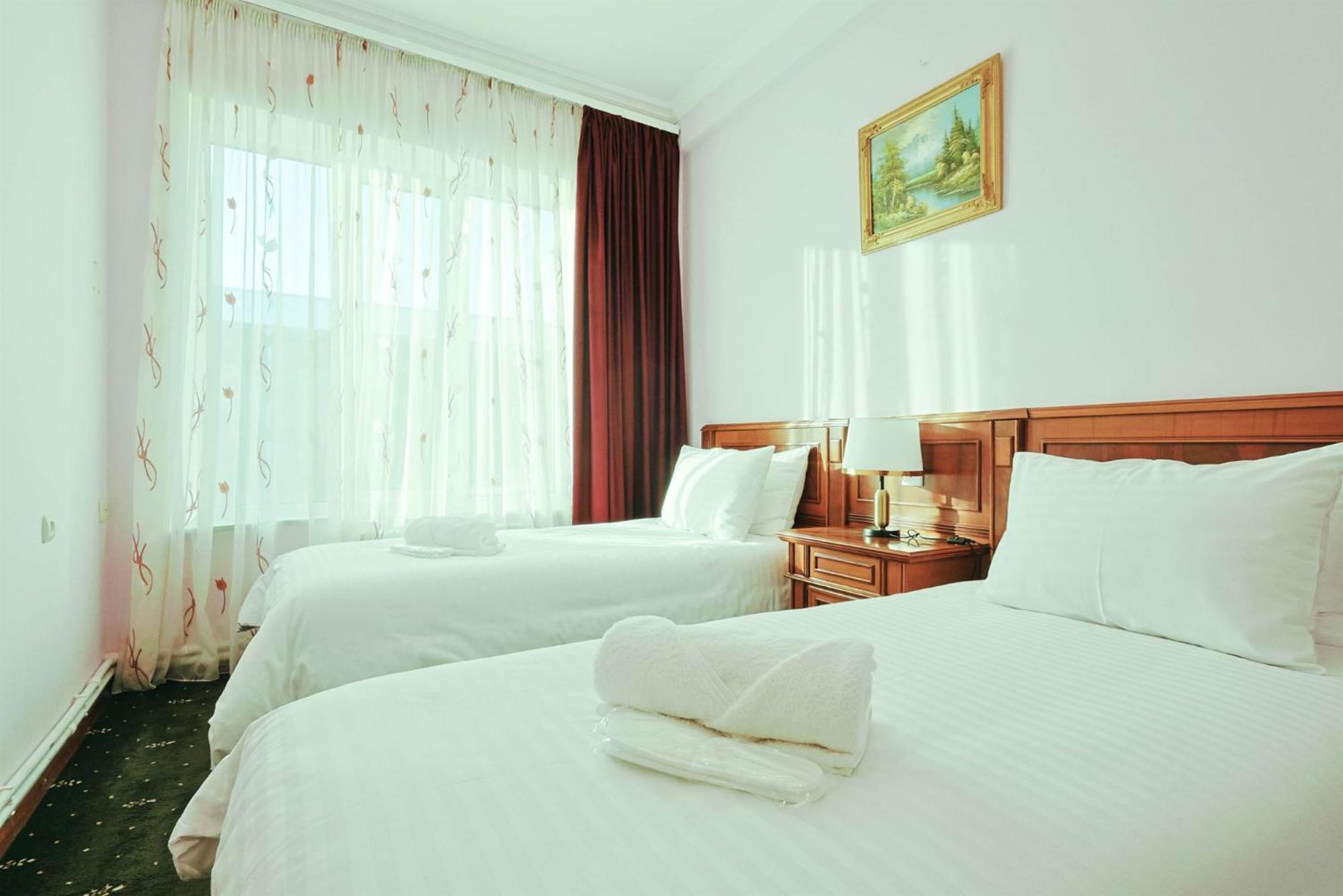 Lalaner Hotel Sisian ภายนอก รูปภาพ